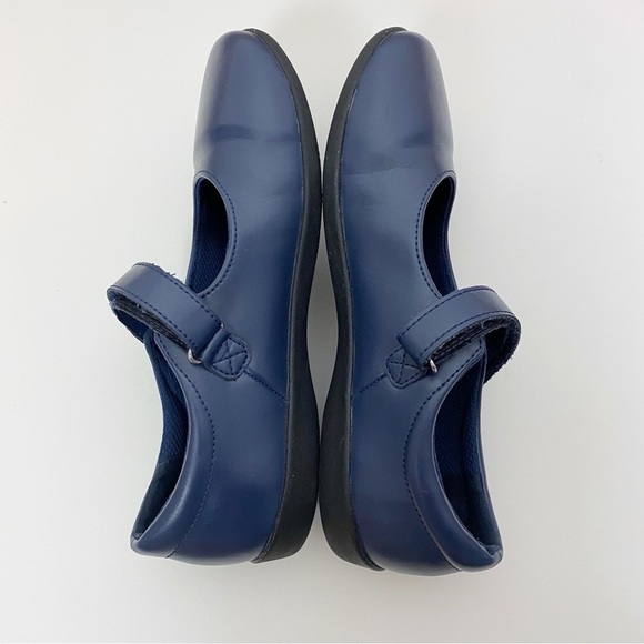 Hush Puppies Navy Blue Mary Jane’s - Picture 3 of 6